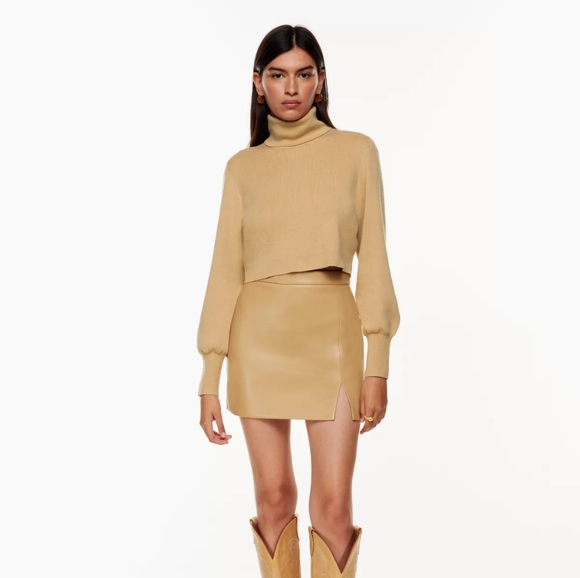 Aritzia Rebecca cropped sweater - Picture 1 of 5
